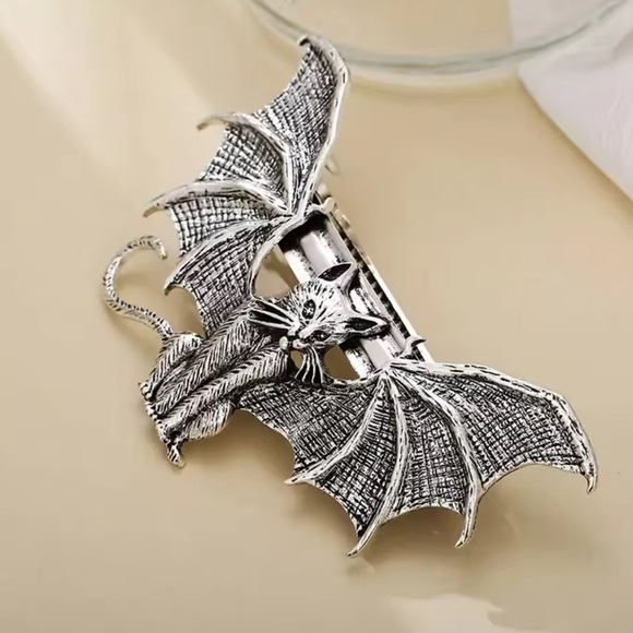 Gothic Silver Bat Cat Hair Clip